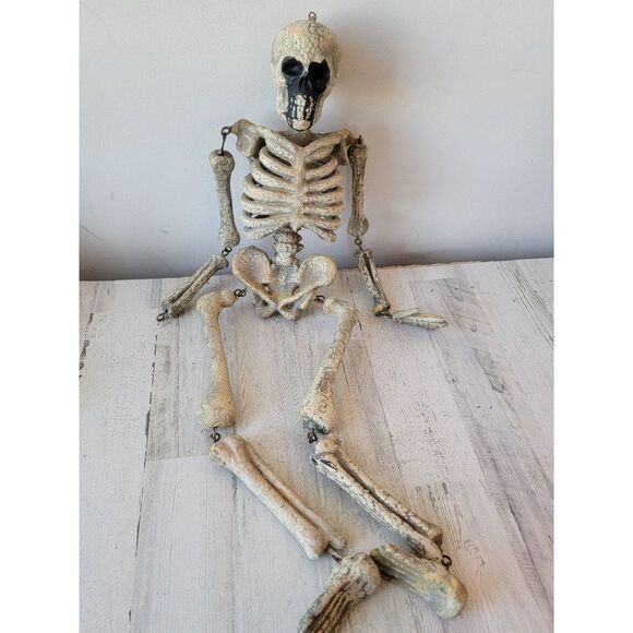 Rustic Skull black bleeding face hanging Halloween scary pop decor jointed - Picture 2 of 16
